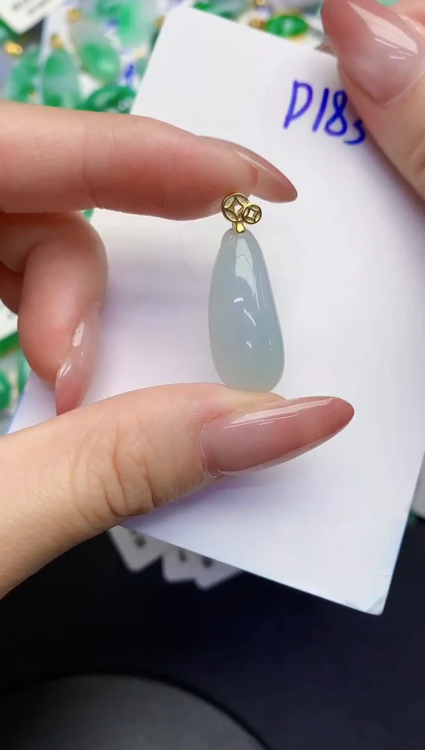 翡翠未镶嵌颈饰缅甸天然翡翠A货