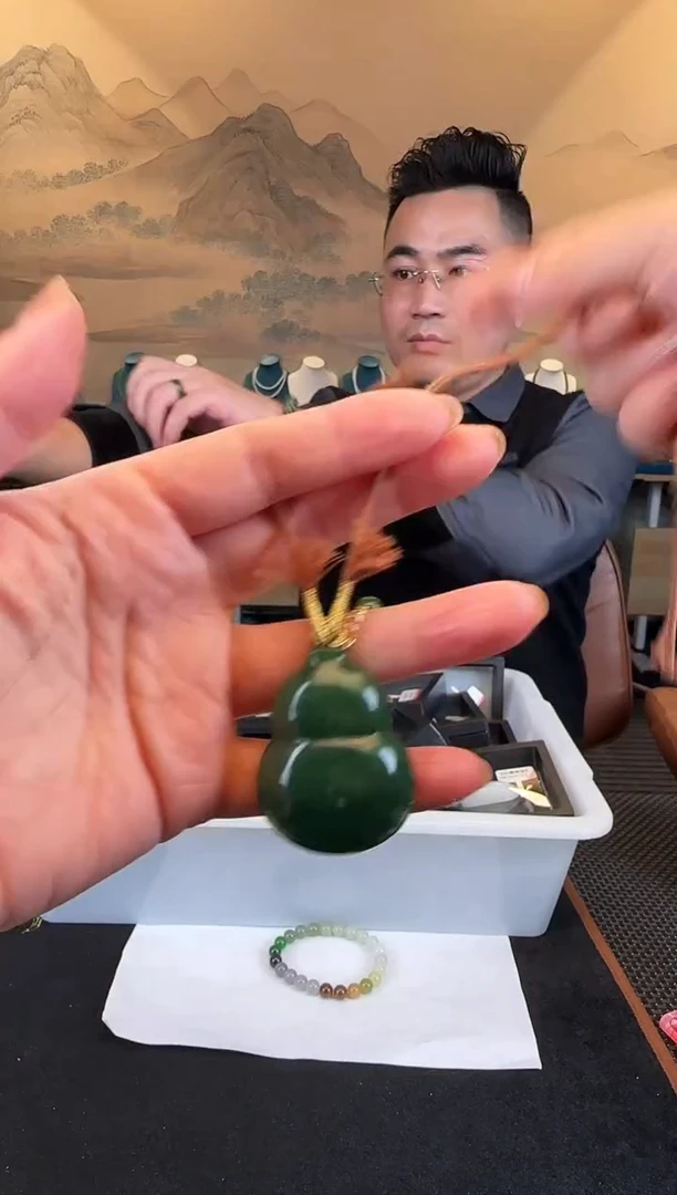 颈饰未镶嵌和田玉葫芦