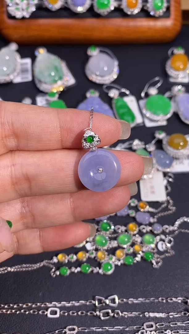 【闪购商品】翡翠颈饰18K金镶嵌吊坠