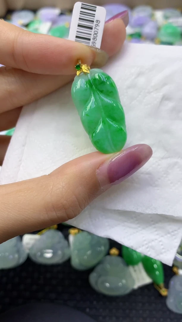 颈饰18K金镶嵌翡翠天然缅甸翡翠A货