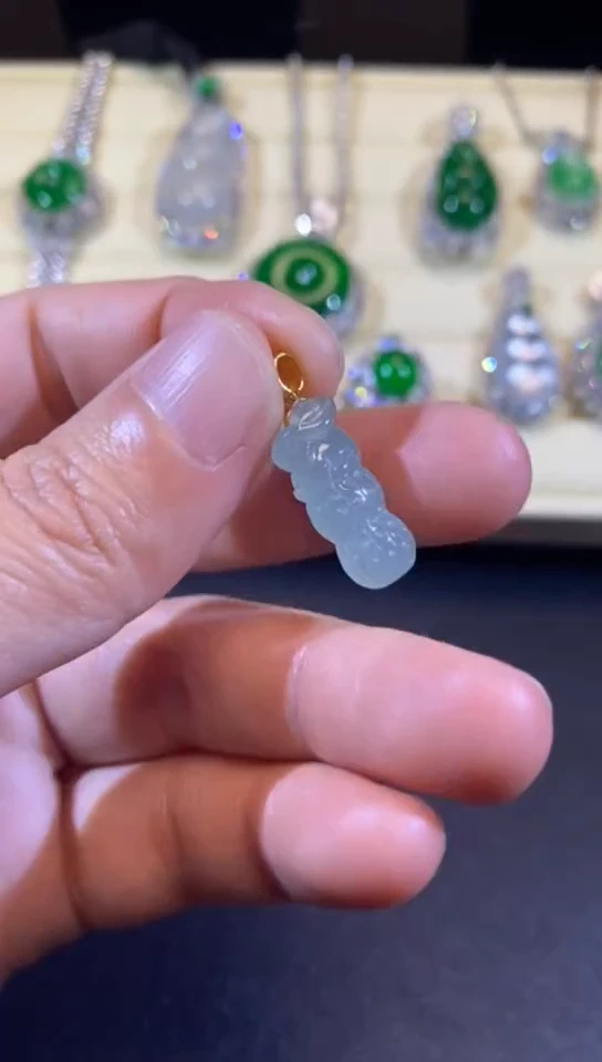 【闪购商品】翡翠吊坠(赠链)18K金镶嵌缅甸天然A货翡翠