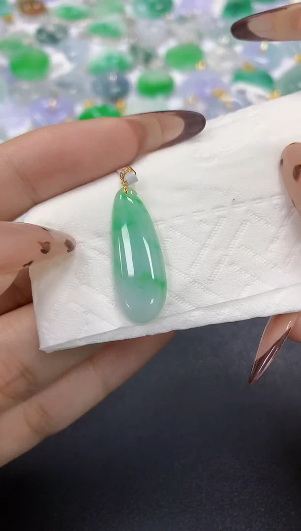 颈饰18K金镶嵌翡翠a货假一赔三支持复检百元上9元证书费自理