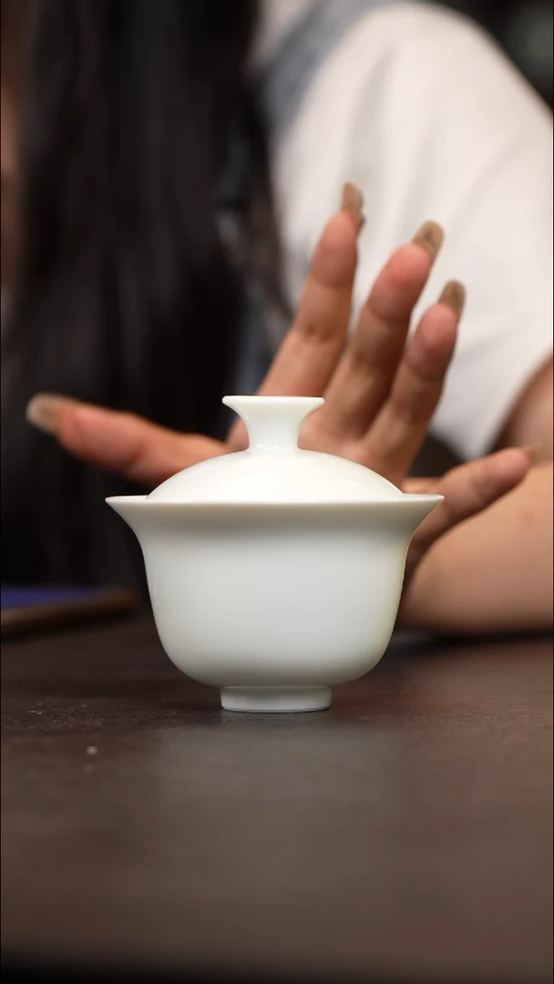 景德镇白胎小元宝盖碗