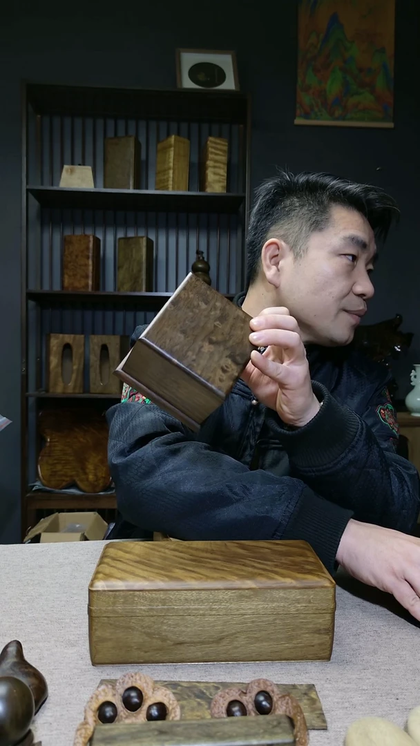 金丝楠金丝楠木带拖底印盒