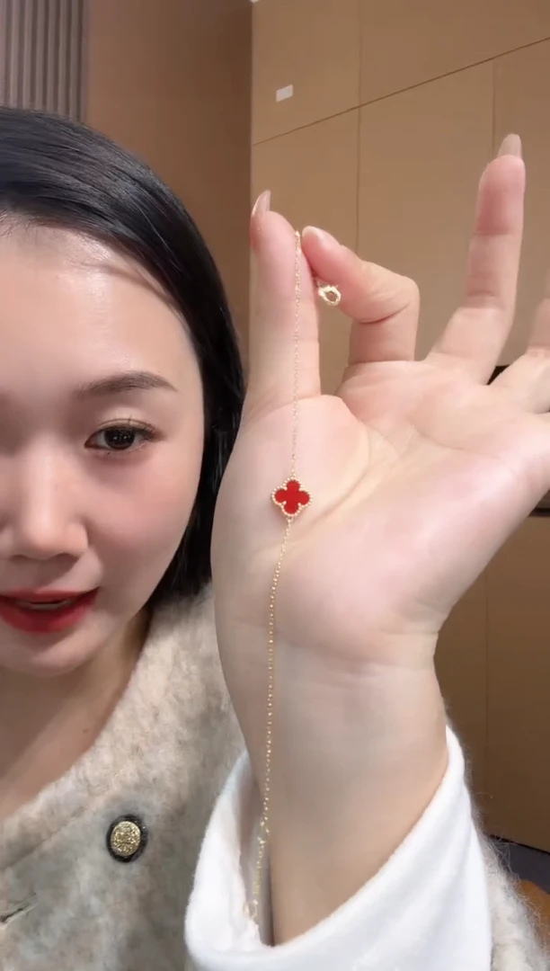 【闪购商品】玛瑙/玉髓手链18K金镶嵌红色k黄小号单花四叶草手链GHJ