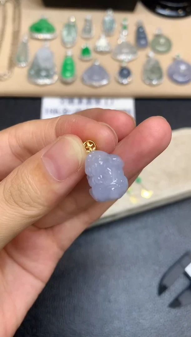 颈饰18K金镶嵌翡翠貔貅【无服务费【48小时鉴赏期】