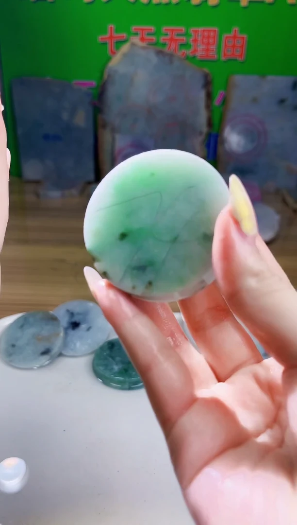 翡翠未镶嵌颈饰天然翡翠A货牙414