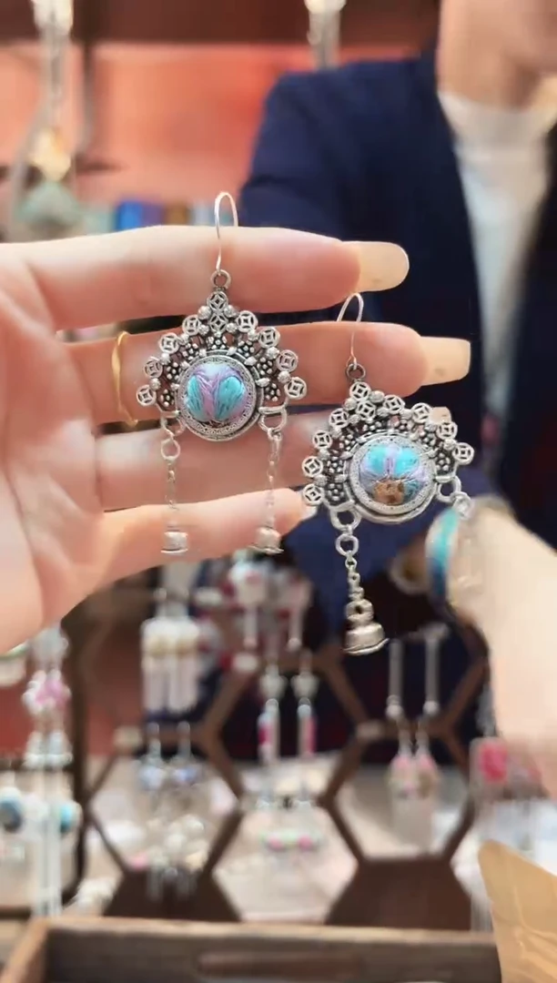 织绣云织谣民族风精美饰品   133*