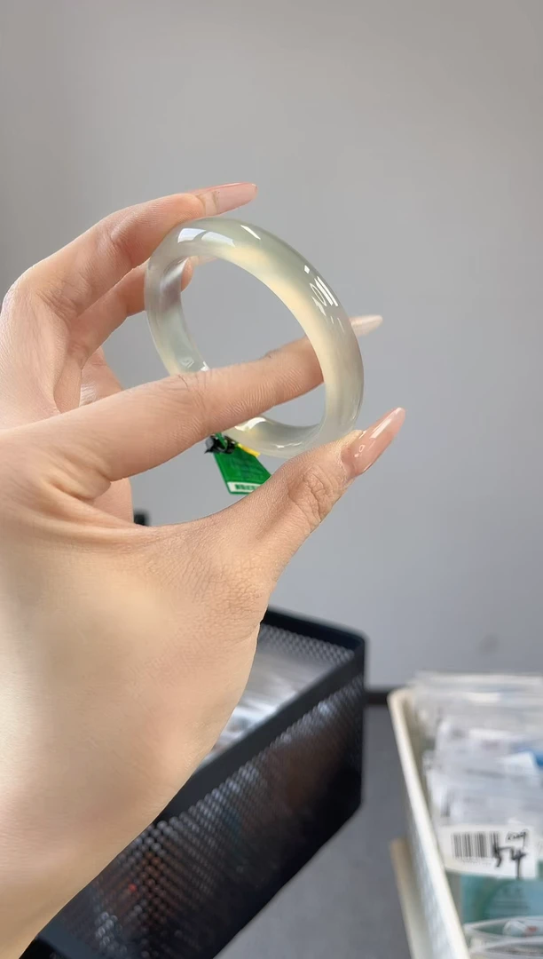 【闪购商品】玛瑙/玉髓手镯未镶嵌52-53圈