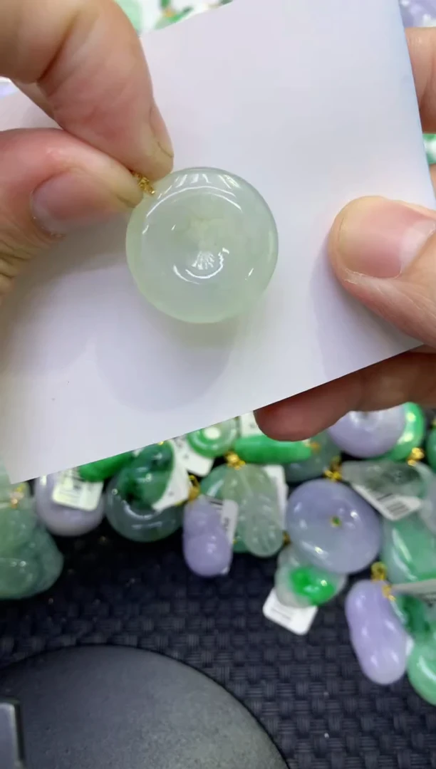 颈饰18K金镶嵌翡翠天然缅甸A货翡翠