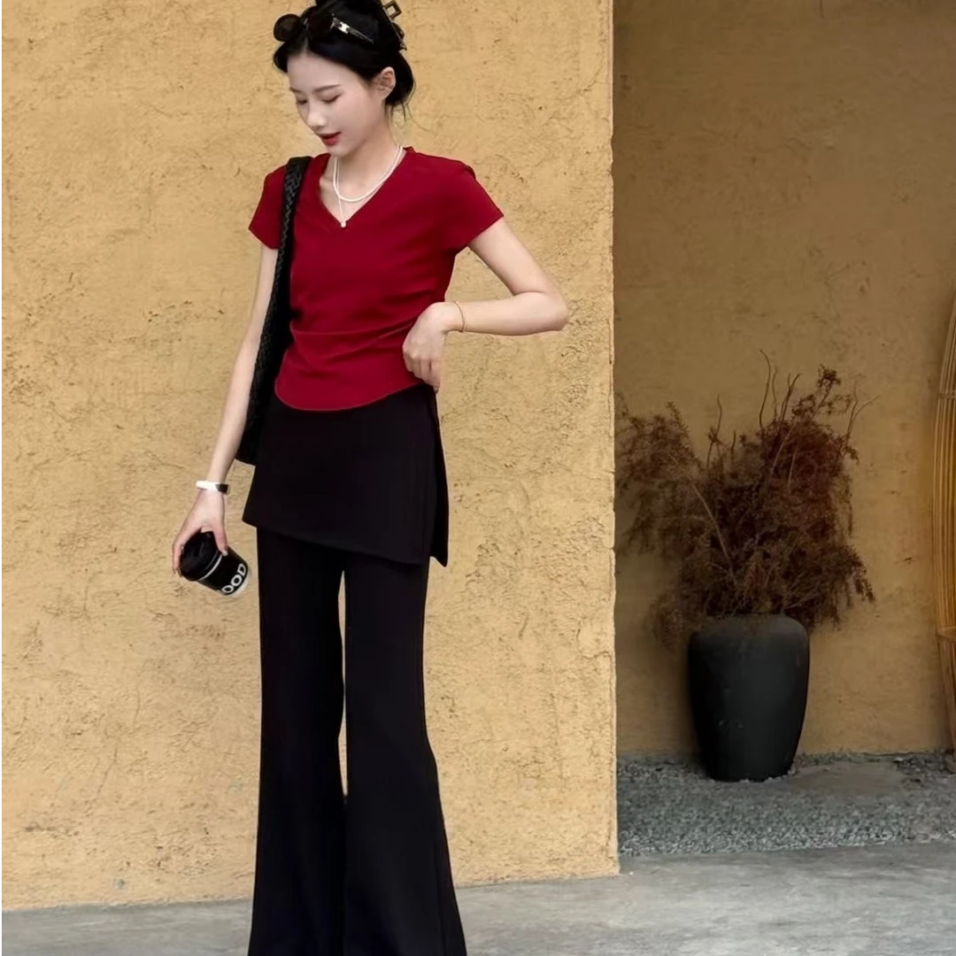 红色V领正肩短袖T恤2025夏季爆款屁帘喇叭裤拖地阔腿裤两件套