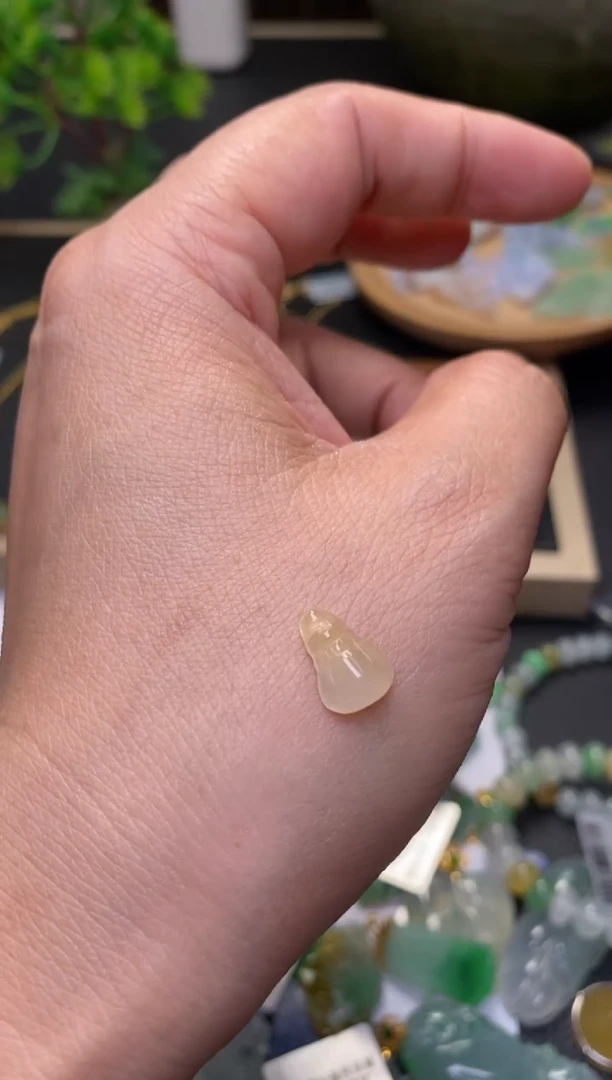颈饰未镶嵌翡翠净货31541