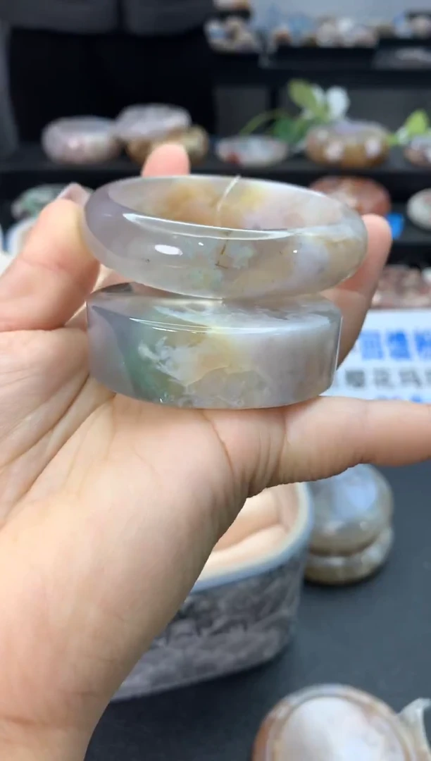 未镶嵌手镯石英质玉（57圈口）赠送镯心 无证书