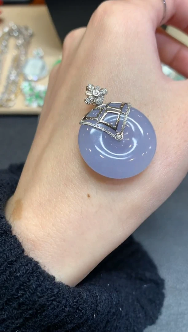 【闪购商品】翡翠颈饰18K金镶嵌平安扣【无服务费】