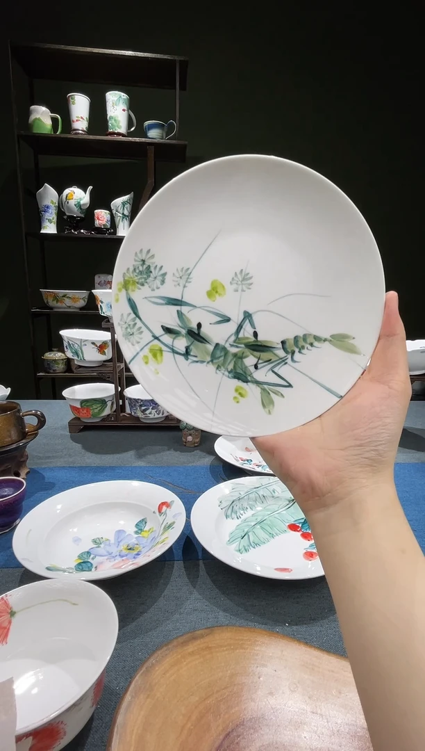 盘景德镇高温釉下彩6英寸月光盘虾趣