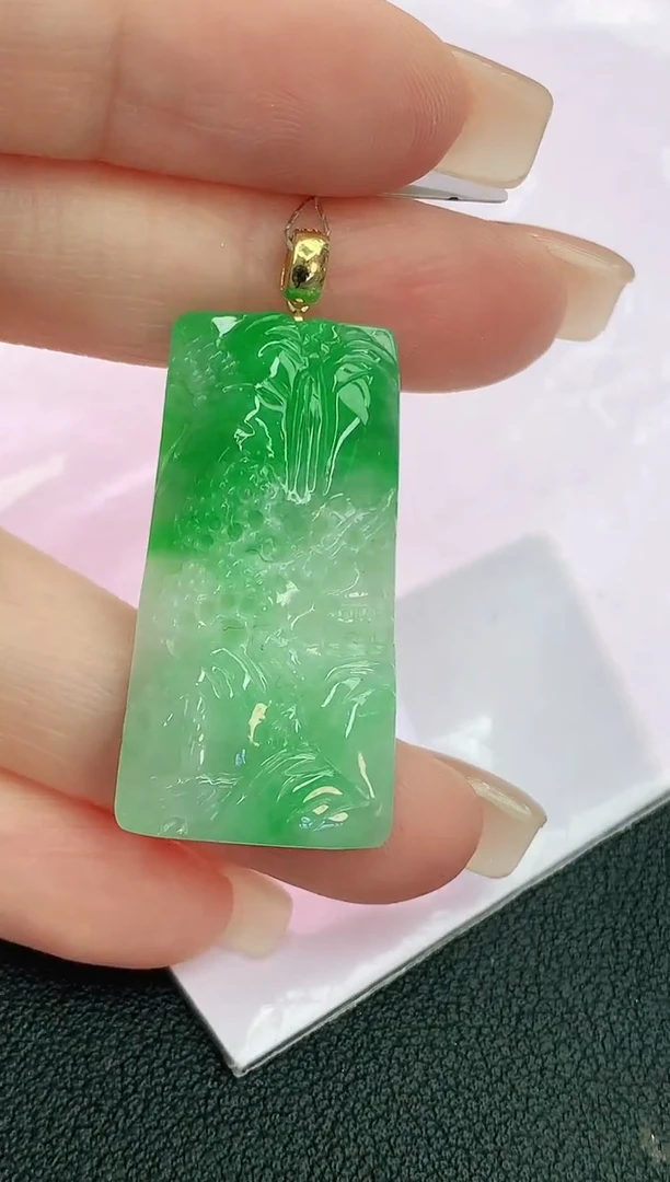 颈饰18K金镶嵌翡翠赠礼盒证书 麦麦