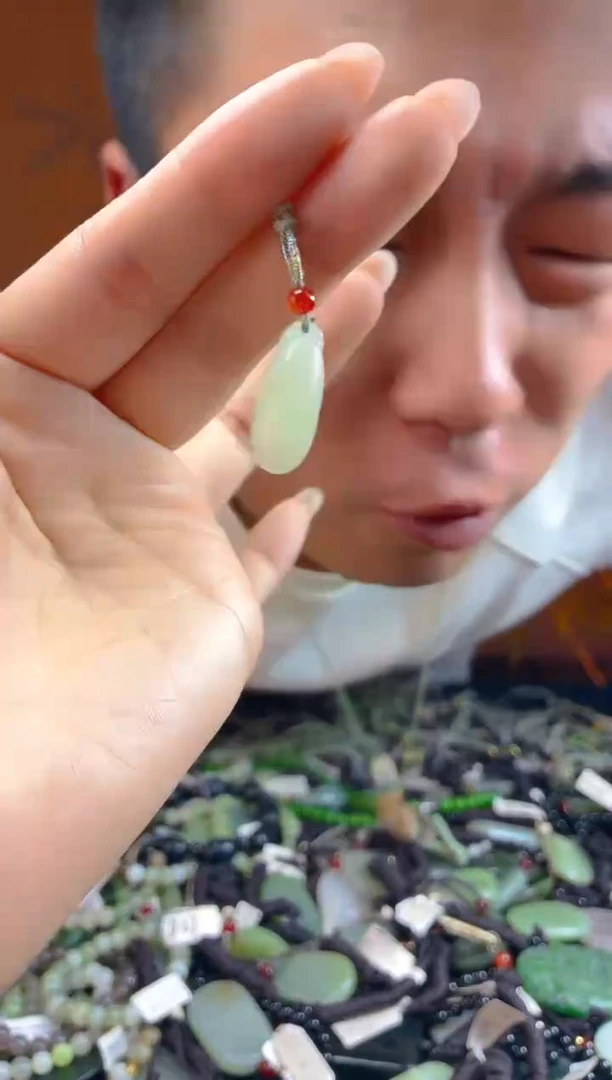 和田玉未镶嵌颈饰多样性发货，拍一发一