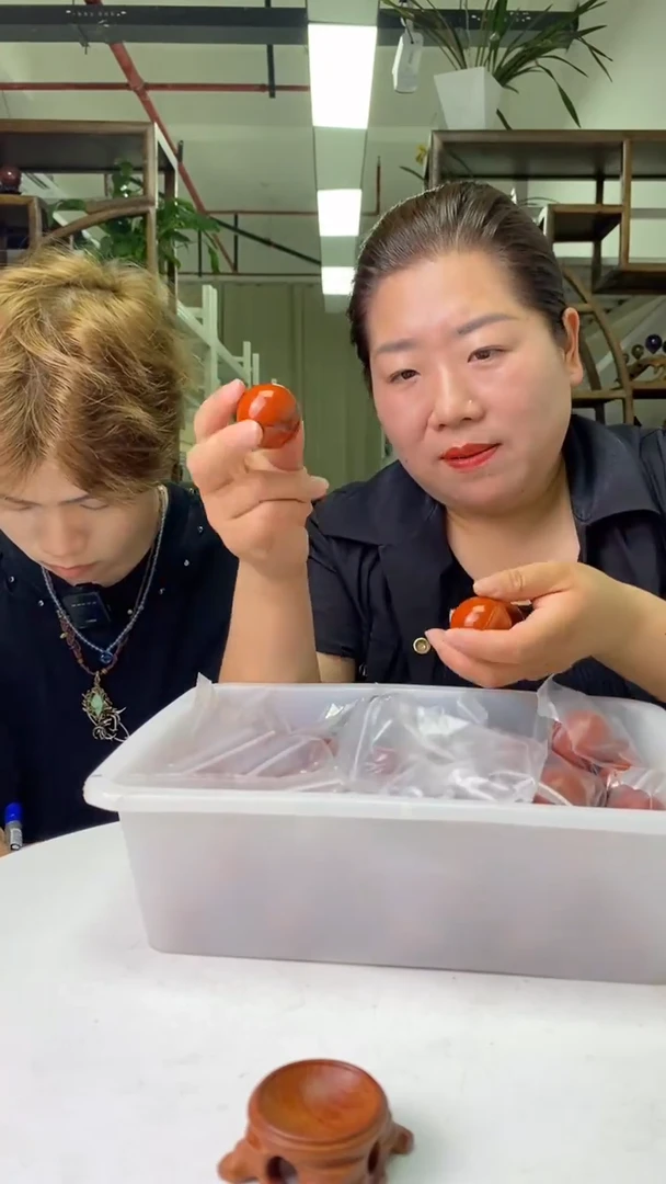 球未镶嵌水晶红碧 玉球D119多样性发其一