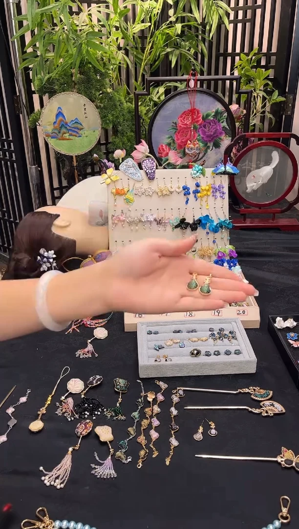 织绣星****运非遗苏绣手工饰品