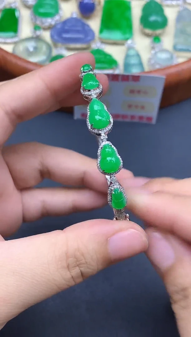 18K金镶嵌手镯翡翠353-中国好珍宝