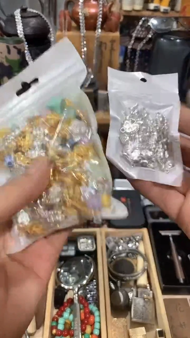 瓷片闪购商品  如图所示