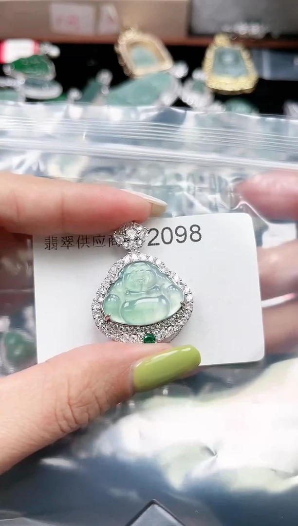 【闪购商品】翡翠颈饰未镶嵌2098赠皮绳