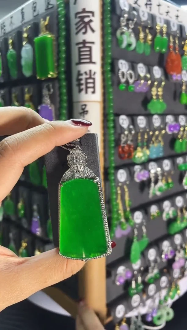 【闪购商品】翡翠耳饰银S925镶嵌212...