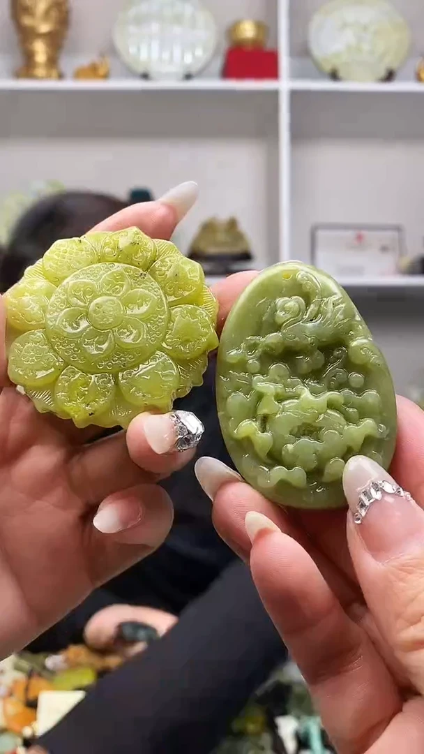 未镶嵌岫玉吊坠