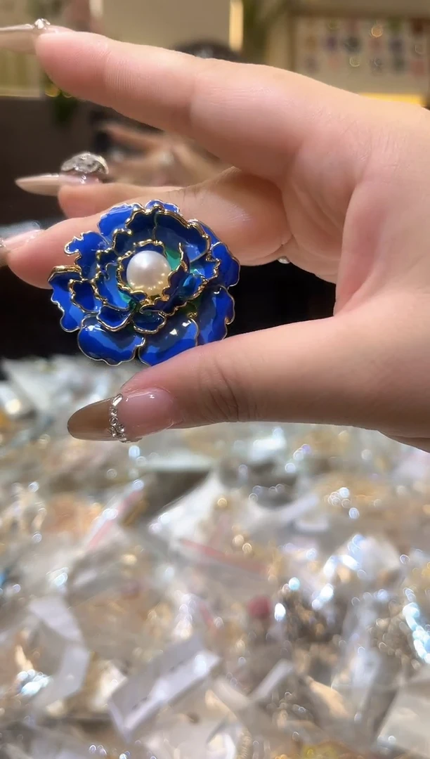 锆石铁合金精品饰界