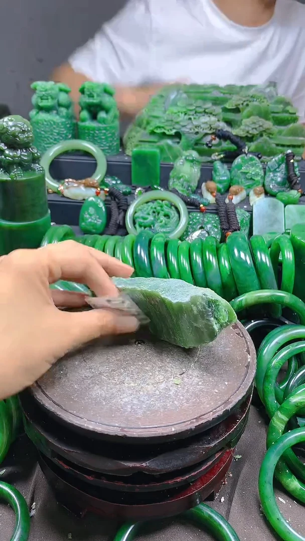 和田玉未镶嵌珠宝半成品11111