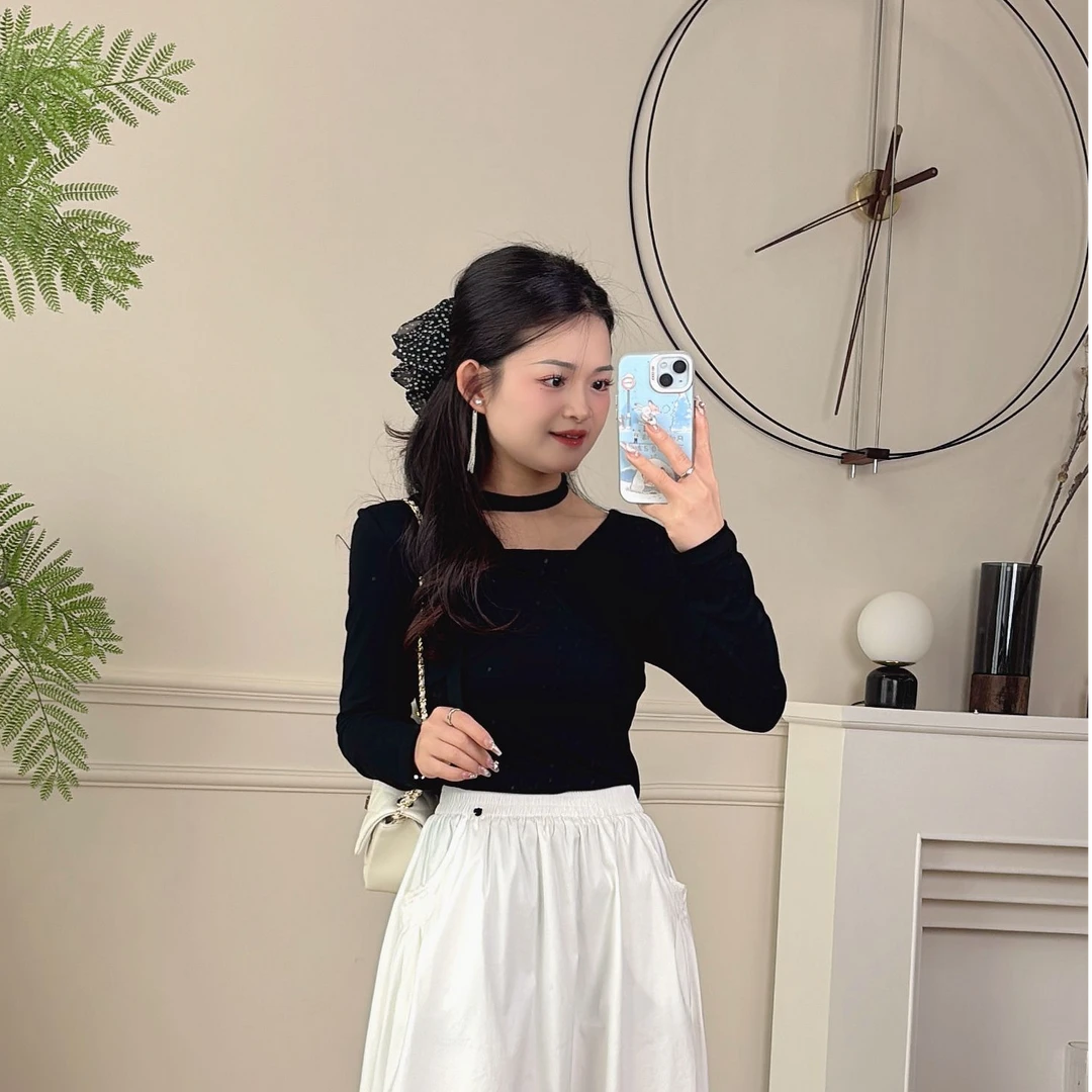 【PGXIAOM】小二定制黑色V领扭结设计飘带上衣（卡码往大拍）SY5833