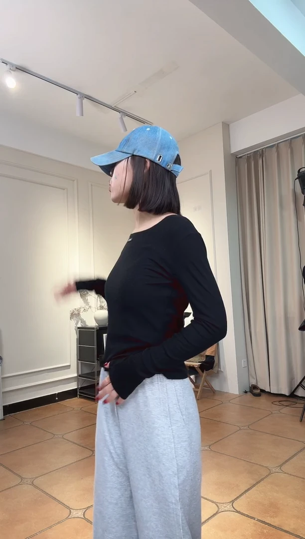 ?***✨设计师品牌黑色打底