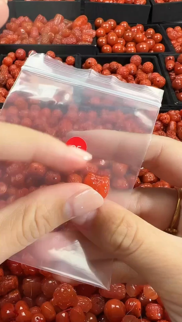 颈饰未镶嵌南红玛瑙1