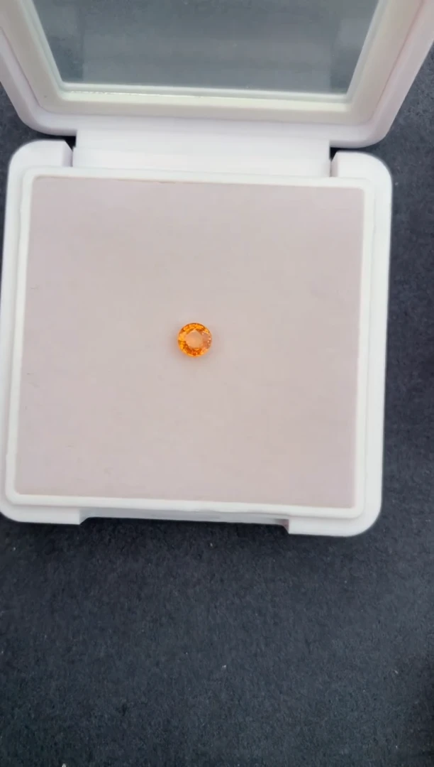 未镶嵌珠宝半成品石榴石60分芬达石  GE