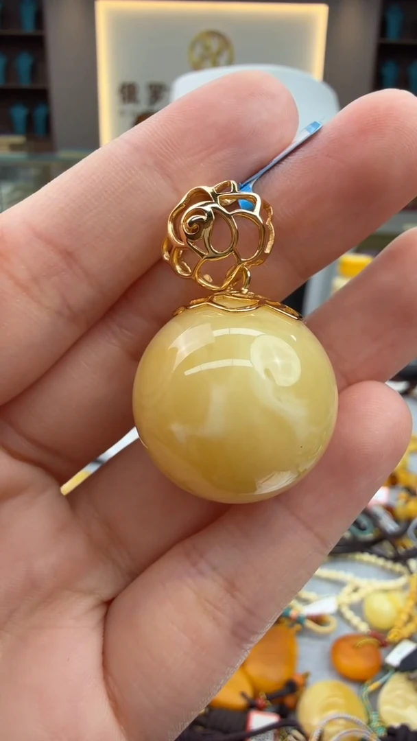 琥珀颈饰未镶嵌510秒拍号 假一罚三
