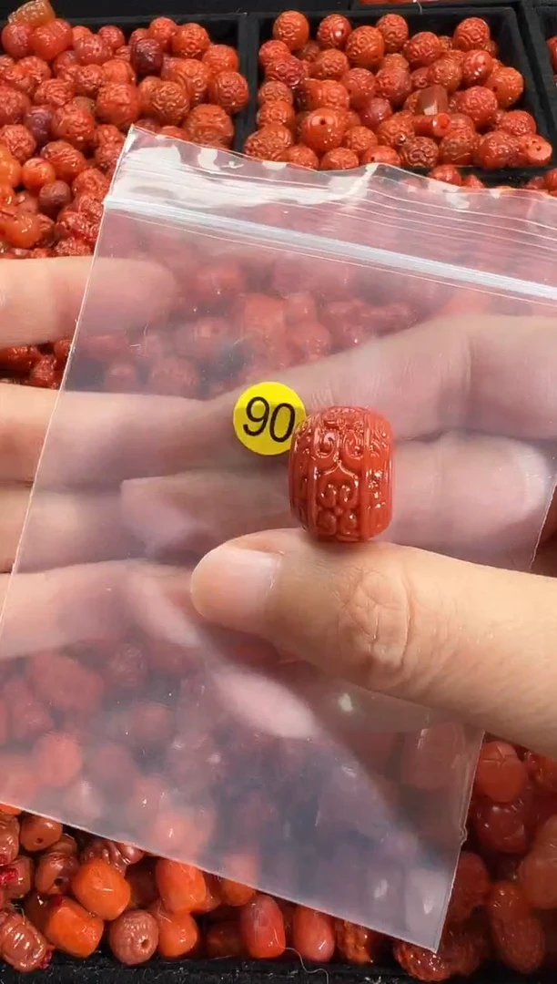 颈饰未镶嵌南红玛瑙1