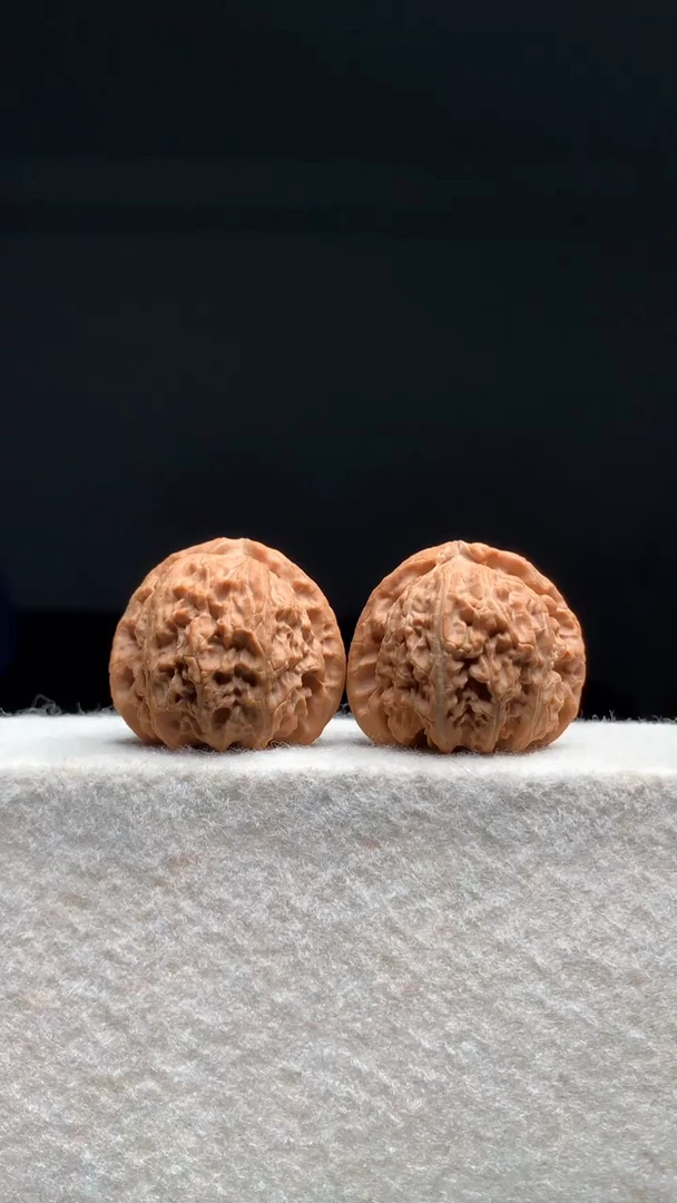 把件文玩核桃43尺山地白狮子