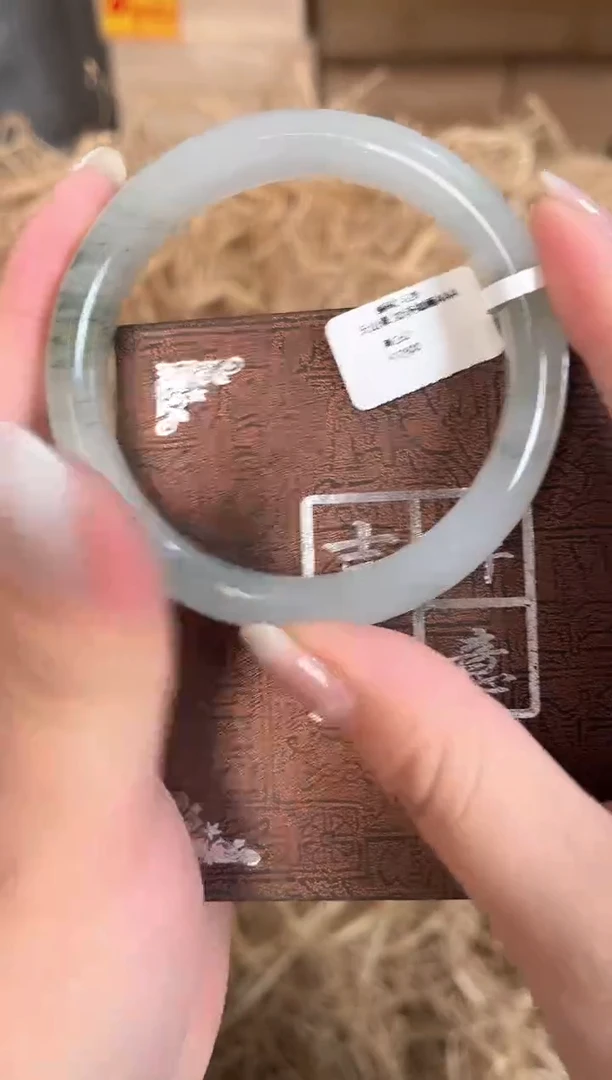 未镶嵌手镯石英质玉C-628