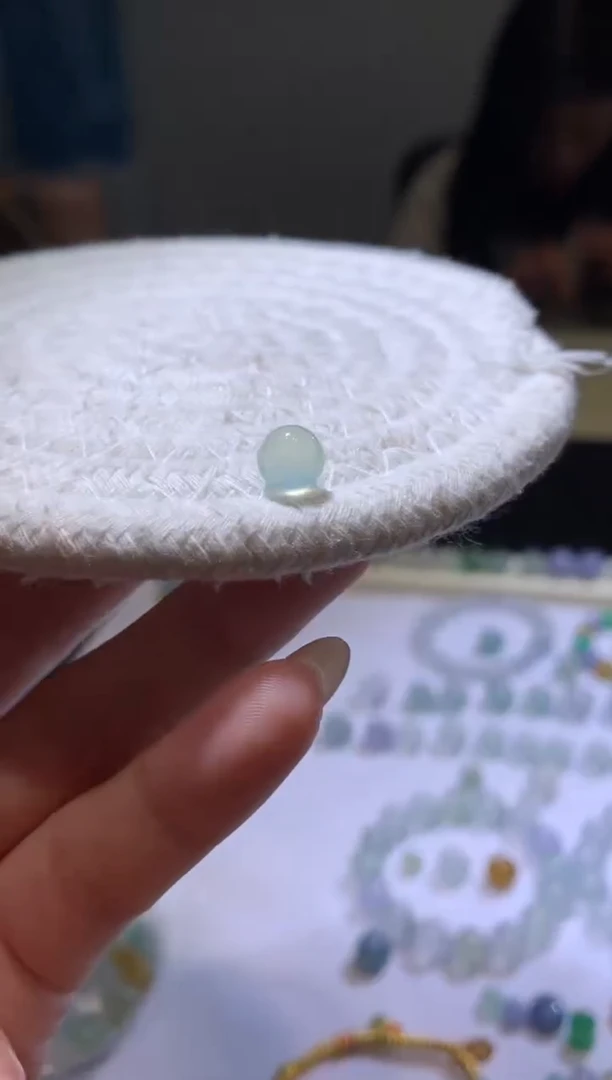 【闪购商品】定制翡翠未镶嵌7.2*珠子2600+260