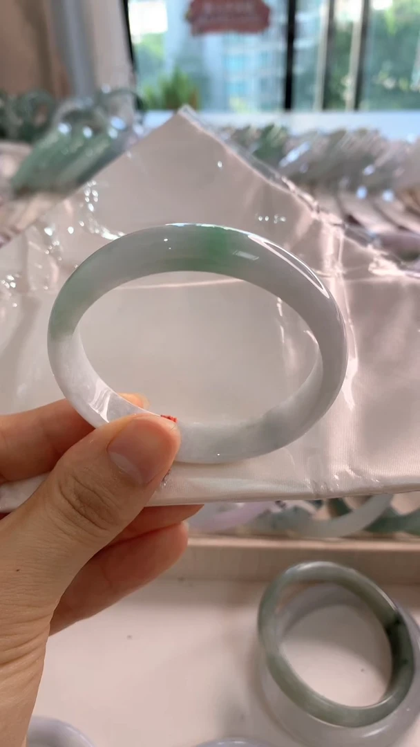 未镶嵌手镯翡翠54.4白底青