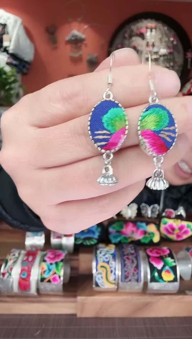 织绣非遗手工苗绣刺绣饰品66