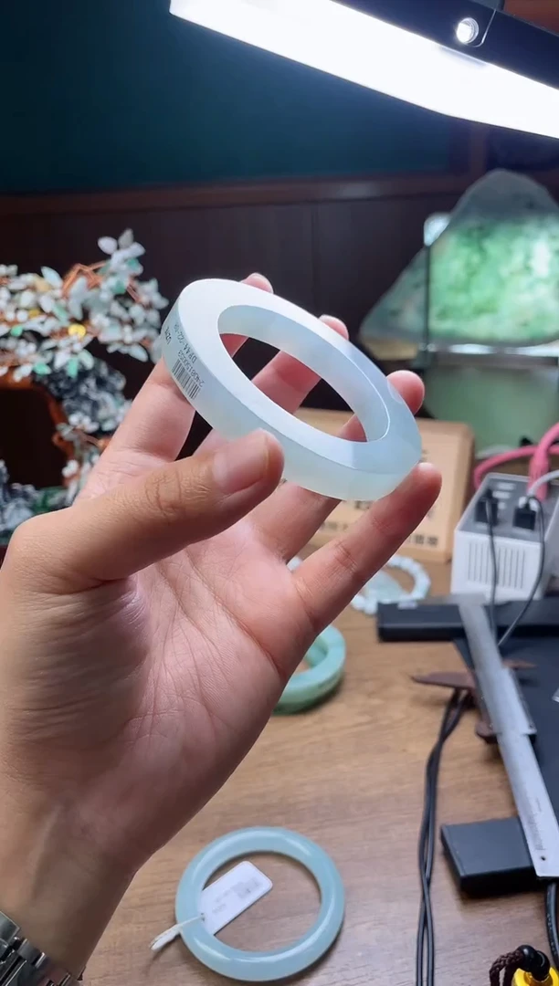 【闪购商品】定制翡翠手镯未镶嵌定制