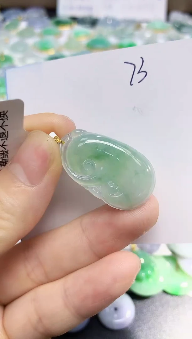 翡翠18K金镶嵌颈饰天然缅甸翡翠A货