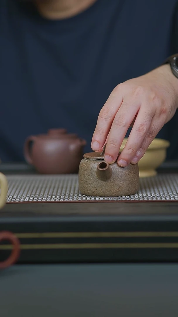茶壶紫砂半手紫玉金砂逸瓢180cc