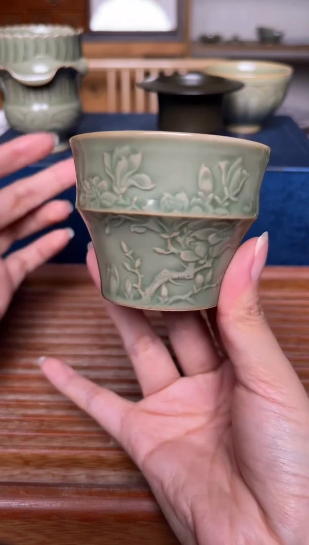 瓷器耀州窑折腰玉兰杯   微瑕