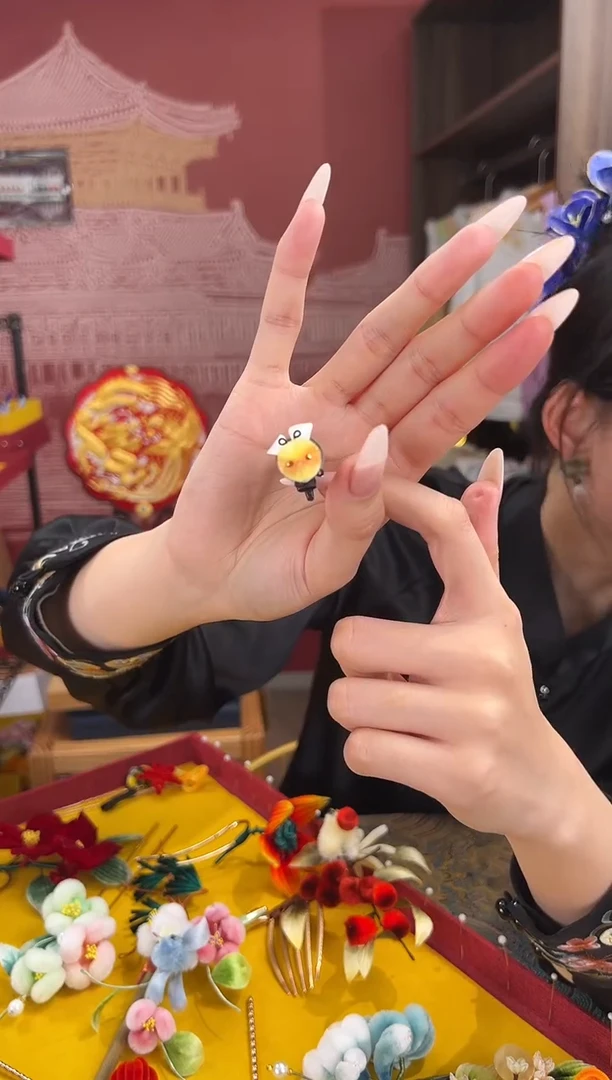 【闪购商品】刺绣非遗绒花（发饰）