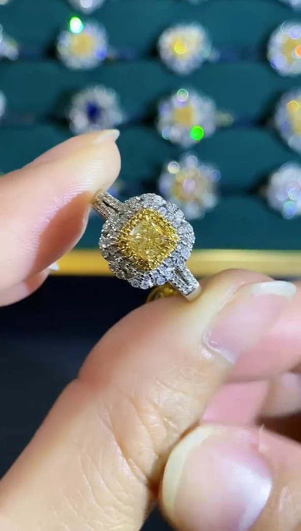 18K金镶嵌戒指钻石戒指