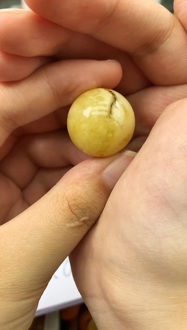 未镶嵌琥珀珠宝奇石44