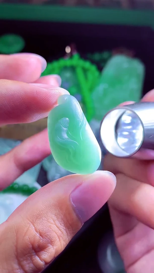 未镶嵌定制翡翠洋****林翡翠毛货定制