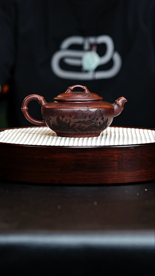 茶壶紫砂宜兴紫砂 龙山古乌泥 熊猫扁壶